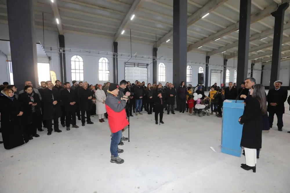 Kapalı semt pazarı hizmete açıldı: Kadın ve engellilere ücretsiz stant